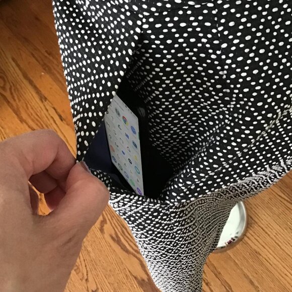 J.CREW Sleeveless Lined Sheath Size 4 Black & Cream Textured V Neck - Picture 2 of 5